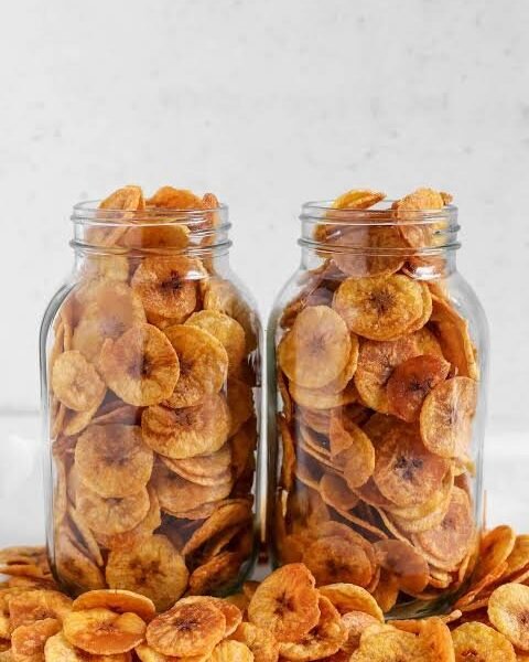 PLANTAIN CHIPS (BIG JAR)