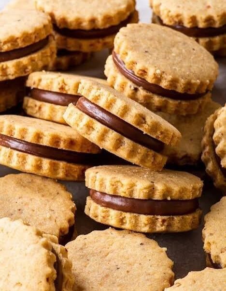 MILK SANDWICH SHORTBREAD COOKIES PURE CHOCOLATE 130g